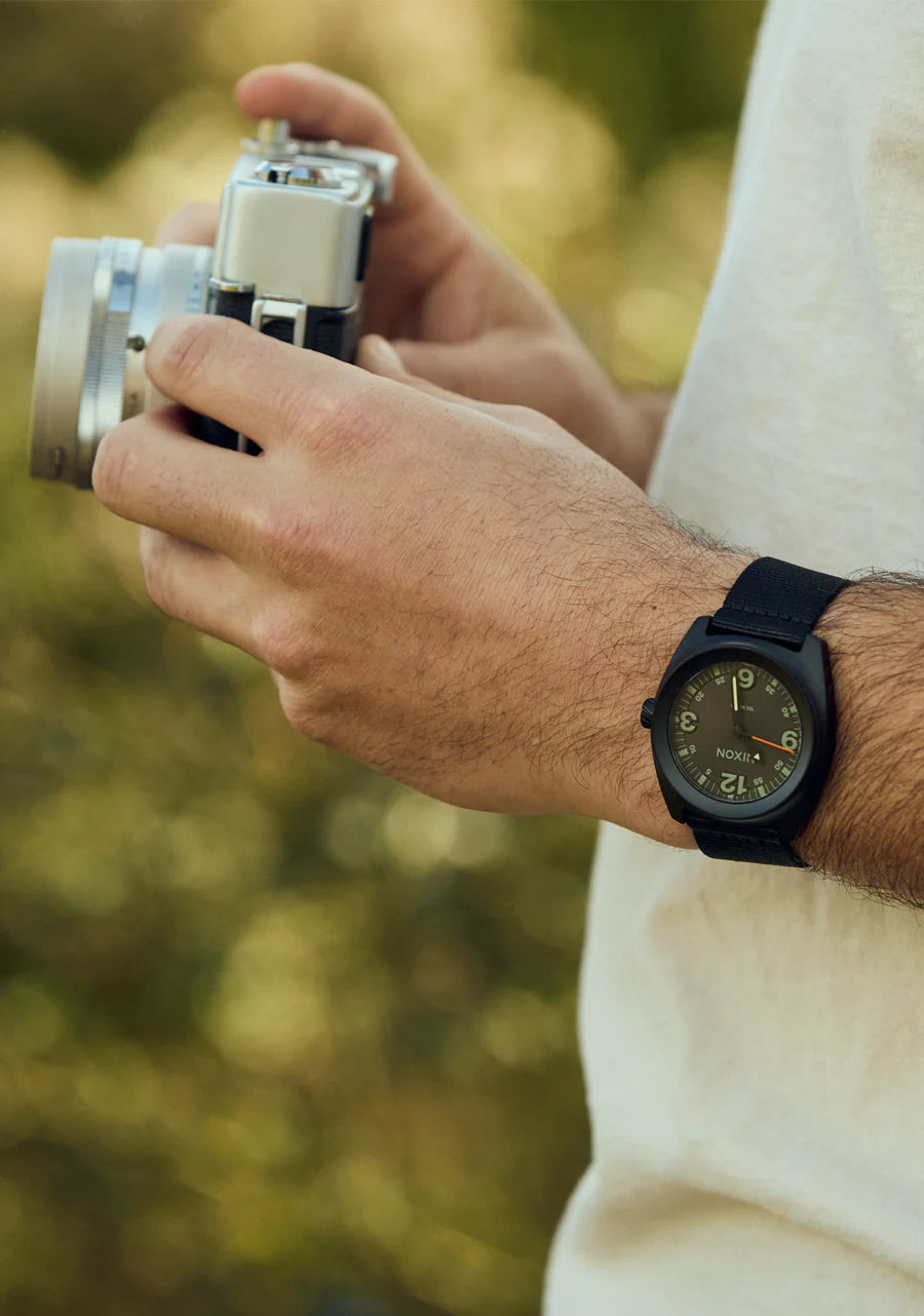 Nixon Clutch 42 All Matte Black/Black A1447-3086-00