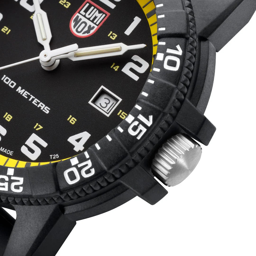 Luminox Leatherback Sea Turtle Giant Black / Yellow, 44 mm XS.0325