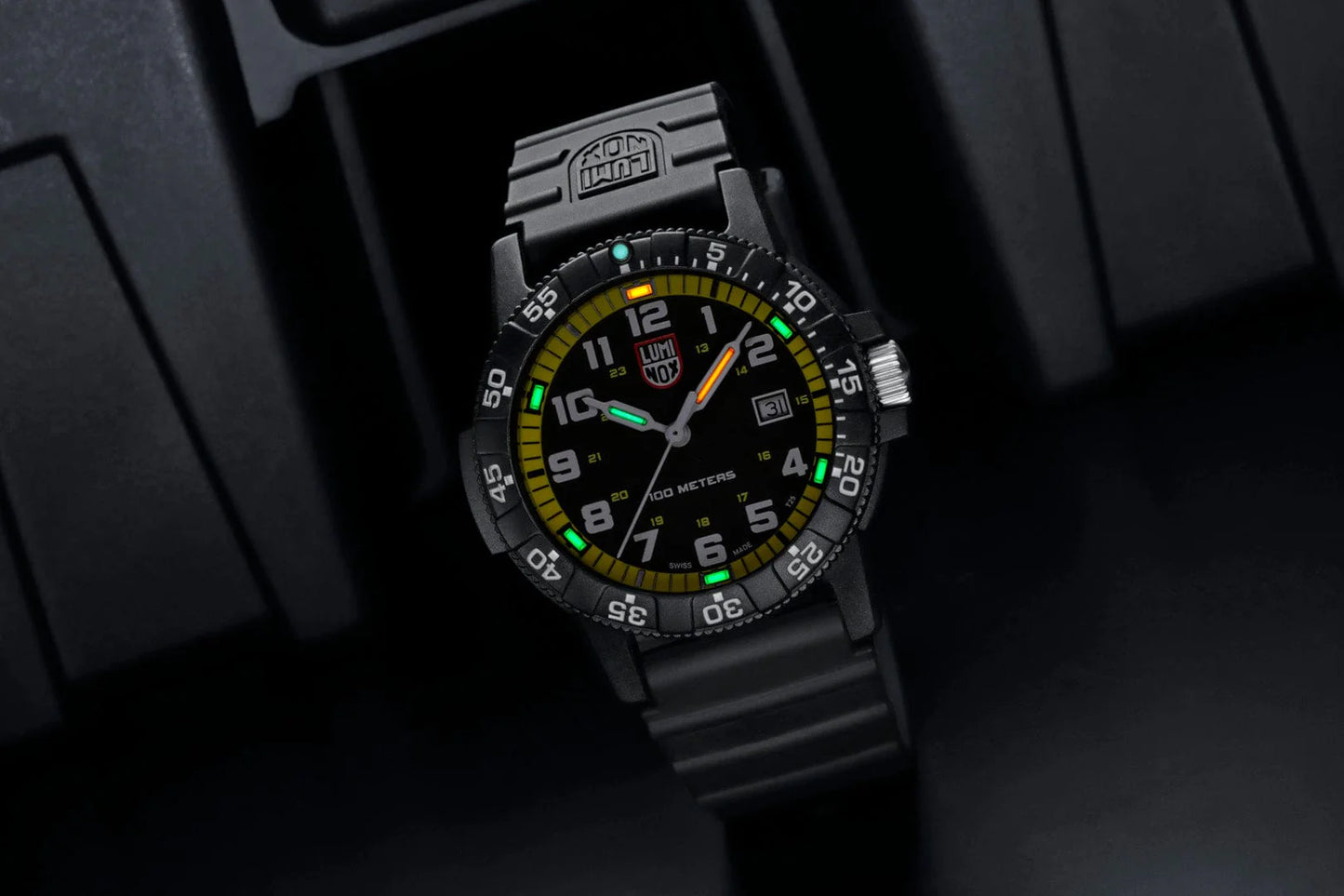 Luminox Leatherback Sea Turtle Giant Black / Yellow, 44 mm XS.0325