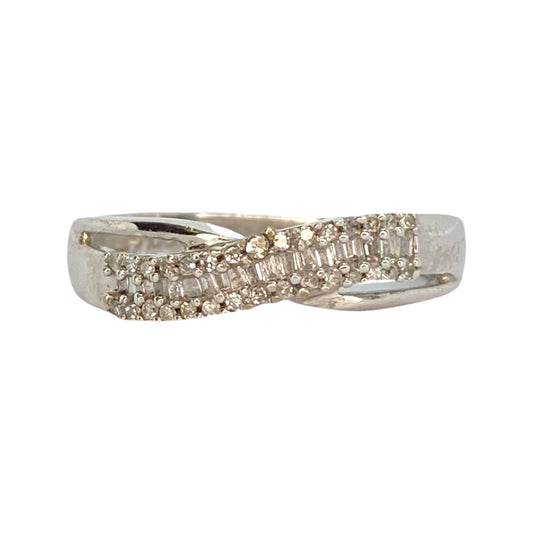 10K White Gold Womens Diamond Ring