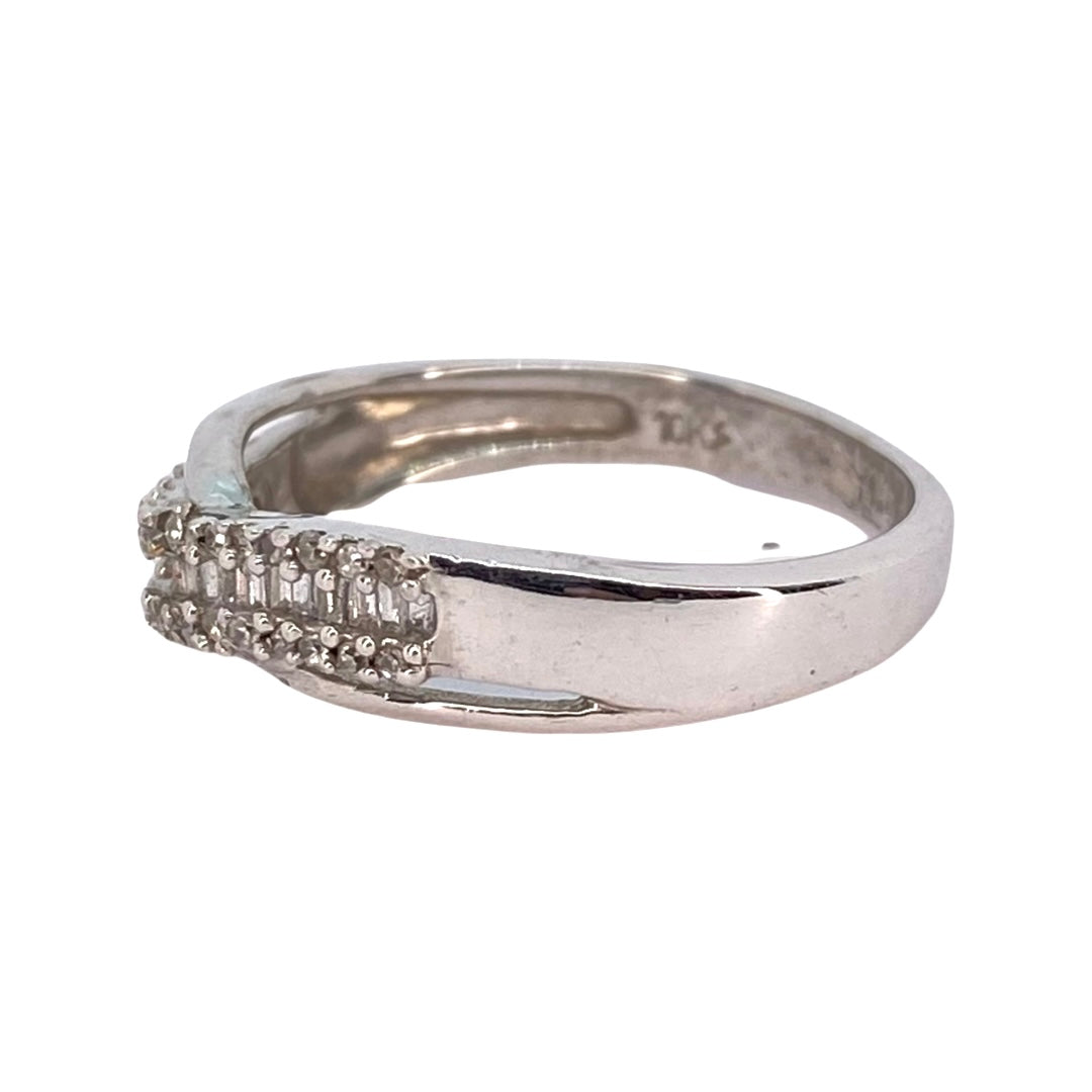 10K White Gold Womens Diamond Ring