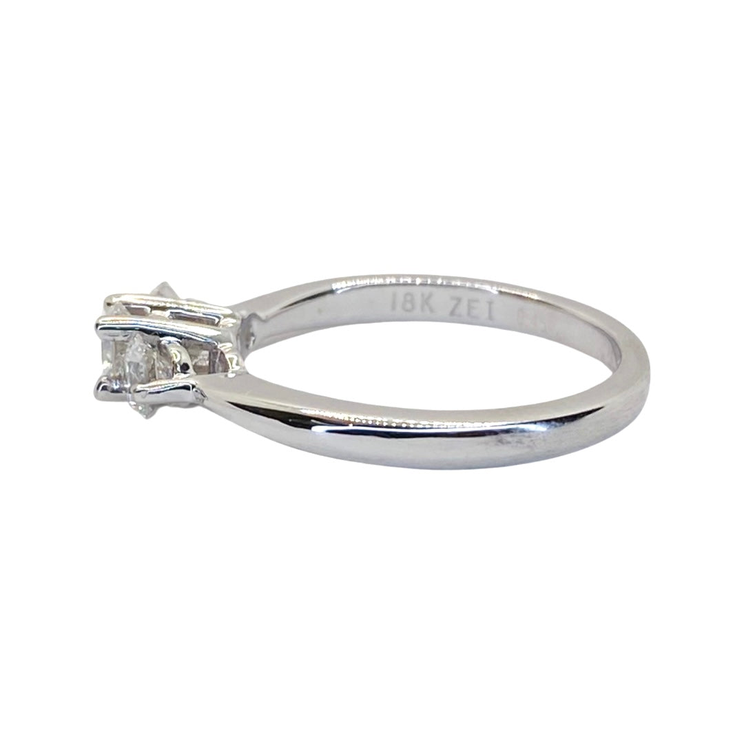 18K White Gold Three-Stone Diamond Ring WWLR917