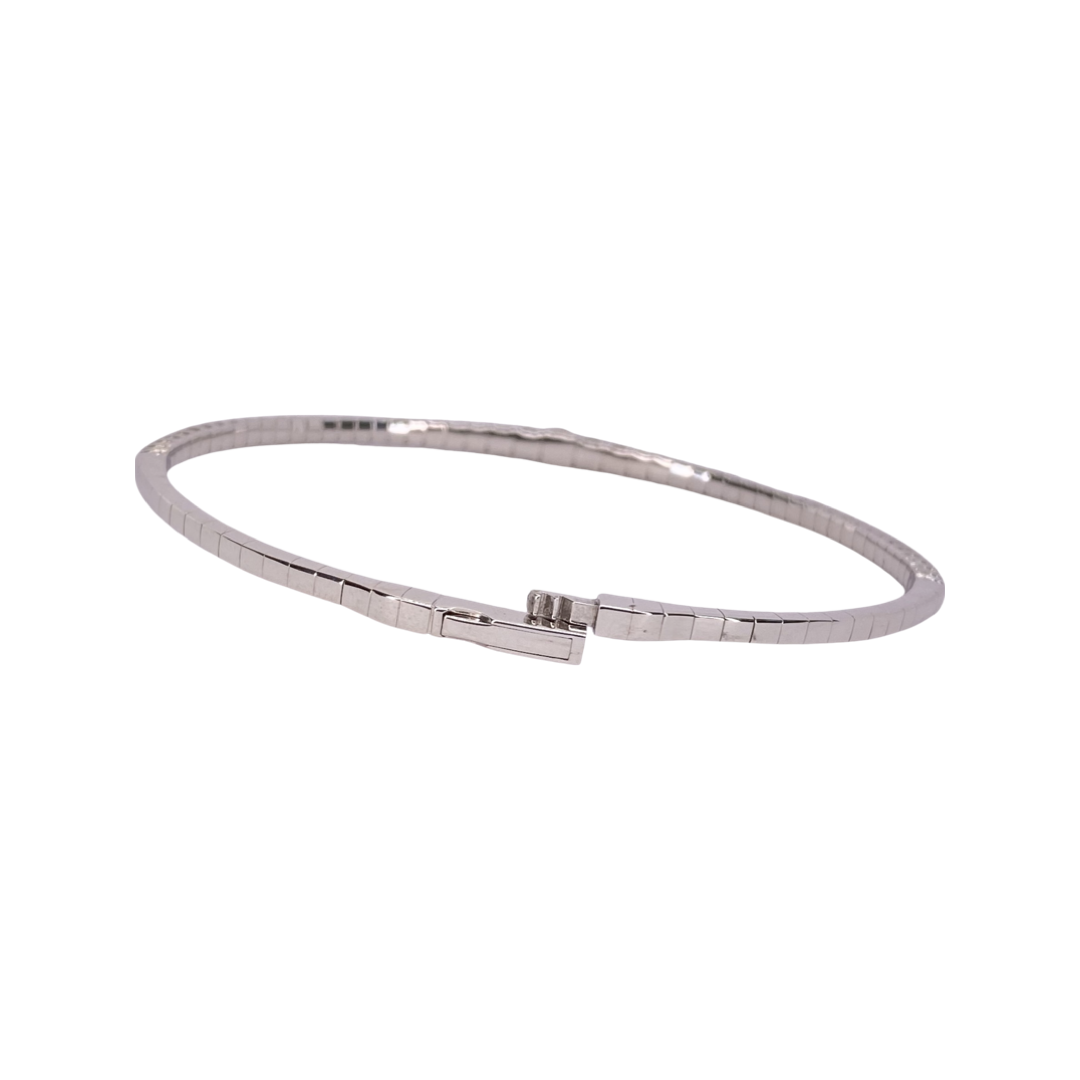 14K White Gold Graduating Diamond Tennis Bangle