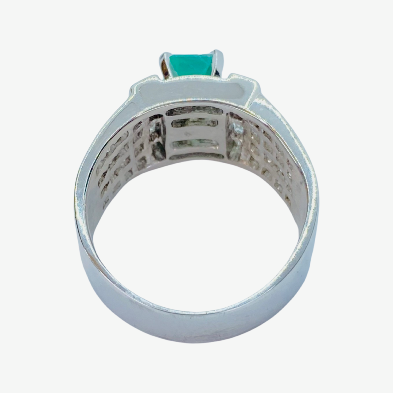 Estate Jewelry Womens 14K White Gold Emerald and Diamond Ring