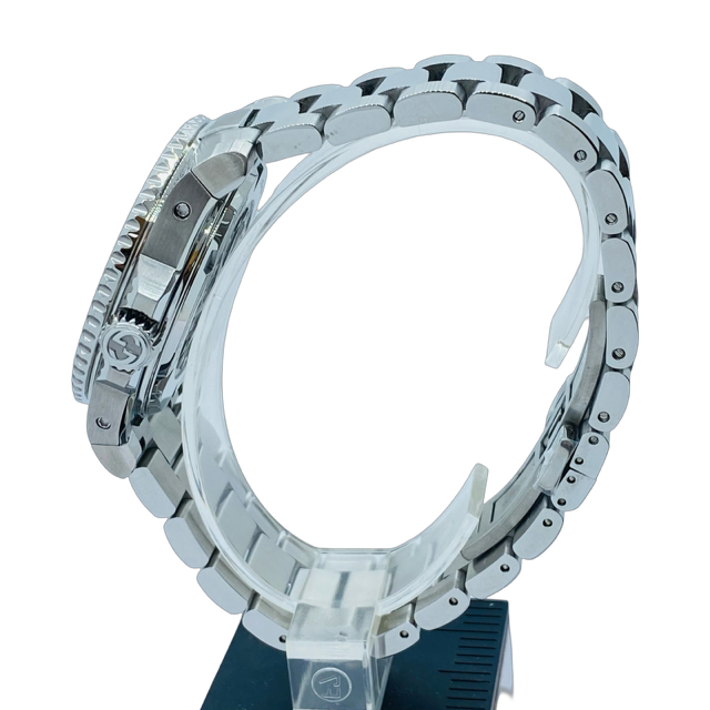 Gucci Dive Watch 40mm Green Dial Stainless Steel Bracelet YA136363