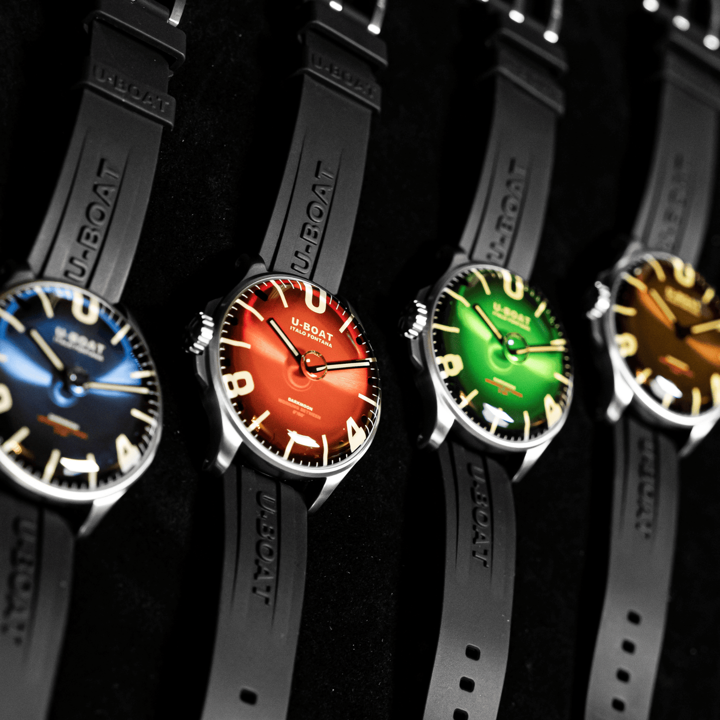 U-BOAT DARKMOON 44MM RED SS SOLEIL 8701/B