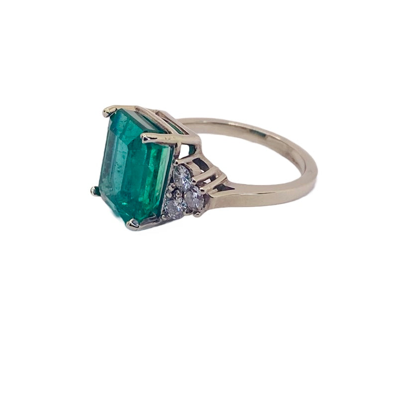 14K White Gold Emerald Ring