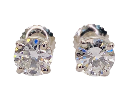 18K White Gold Diamond Stud Earrings