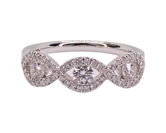 18K White Gold Diamond Ring