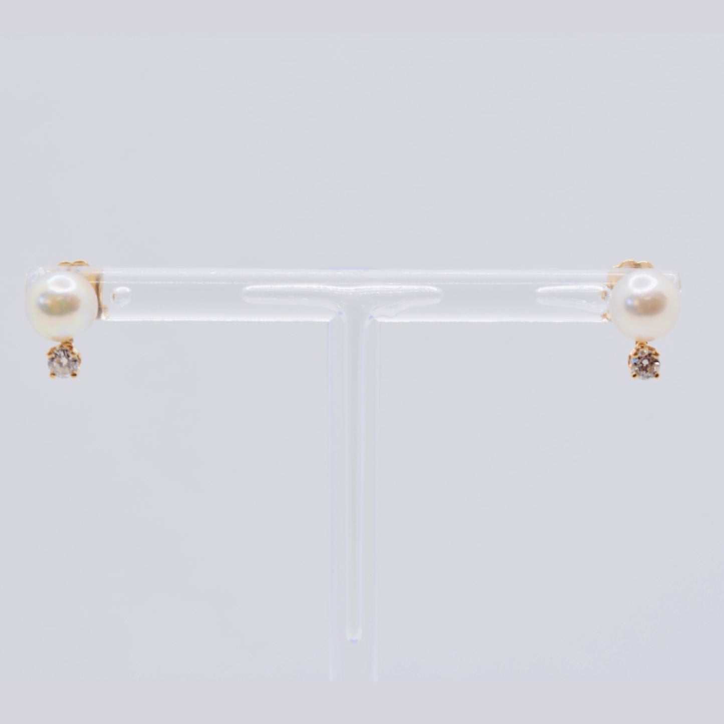 14K Yellow Gold Round Mother-of-Pearl Stud Earrings with Diamonds