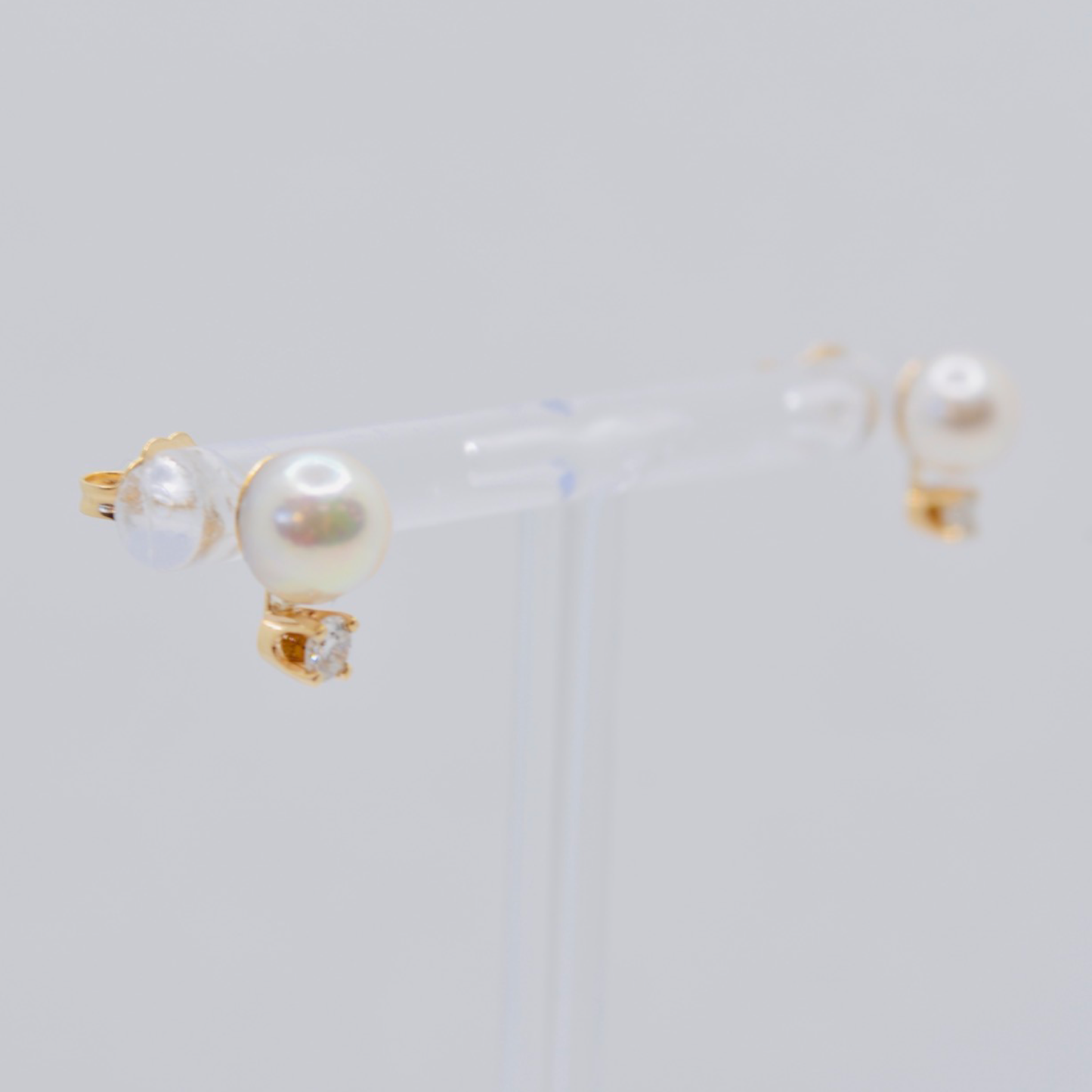 14K Yellow Gold Round Mother-of-Pearl Stud Earrings with Diamonds