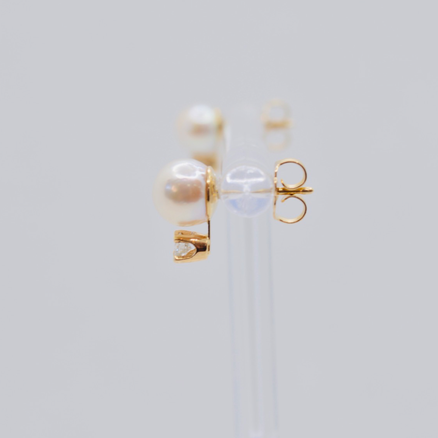 14K Yellow Gold Round Mother-of-Pearl Stud Earrings with Diamonds