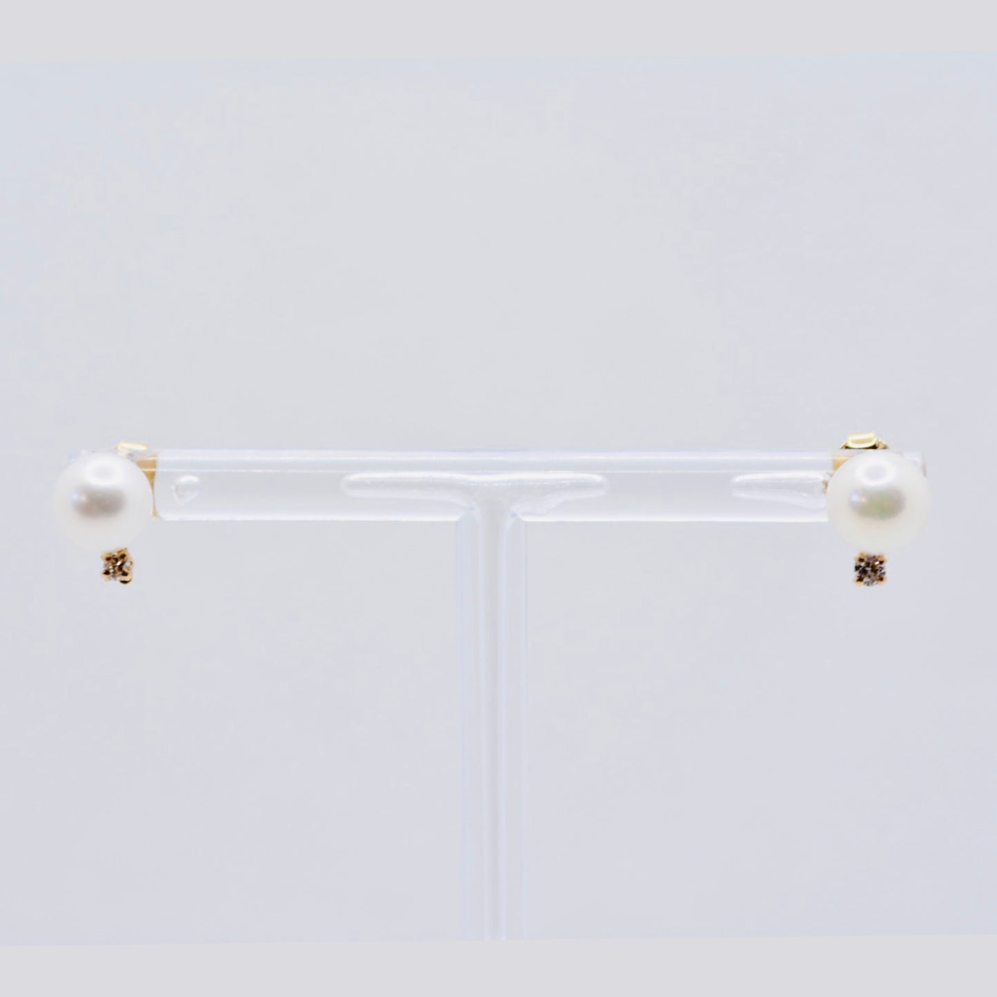 14K Yellow Gold Round Mother-of-Pearl Stud Earrings with Diamonds