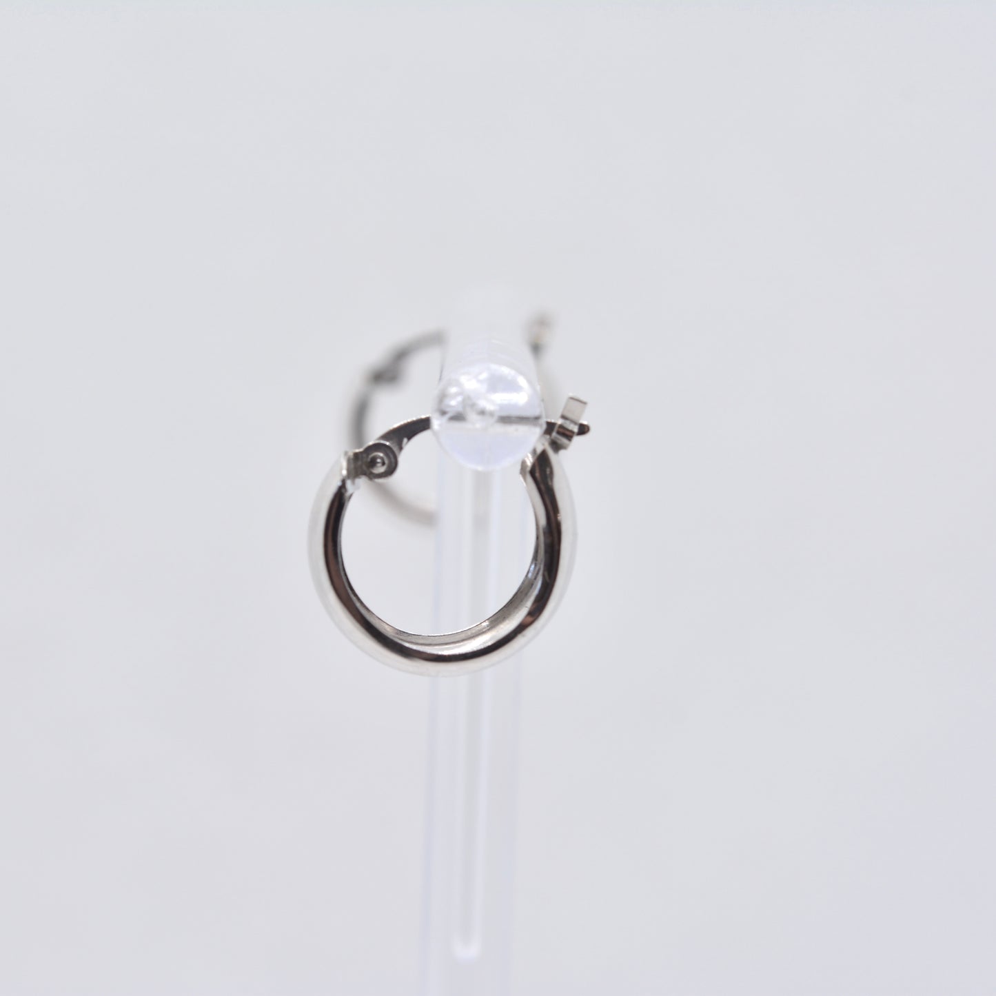 14K White Gold Small Huggie Earrings
