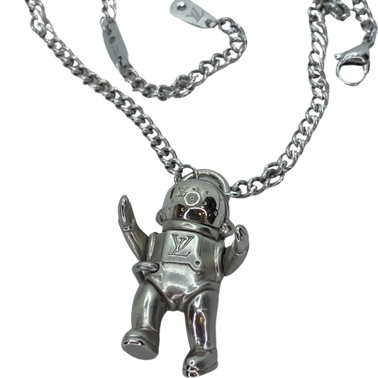 Estate Jewelry Louis Vuitton Collier Astronaut Metal Pendant Necklace