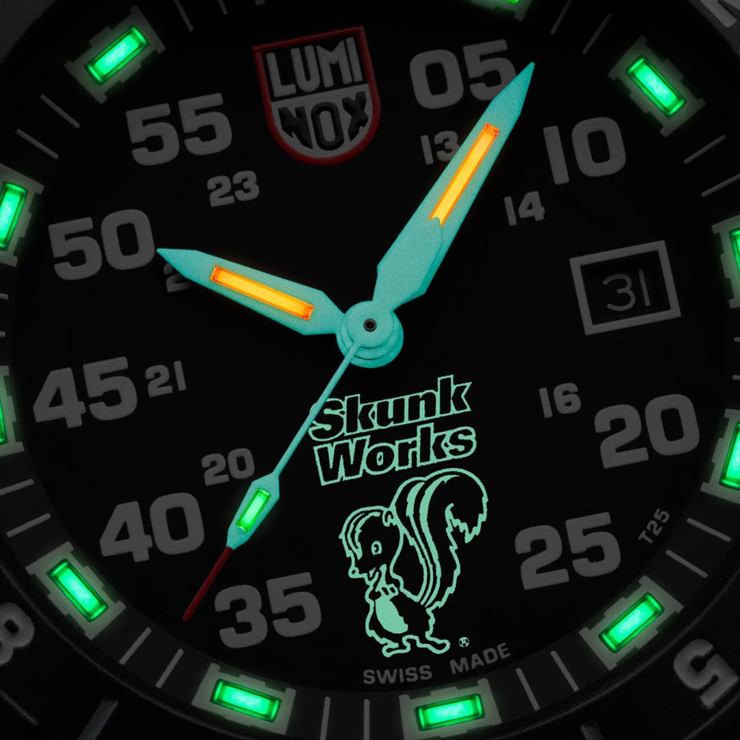 Luminox F-117 NIGHTHAWK x Skunk Works 6440 Heritage Pilot Watch 44 mm XA.6442.H