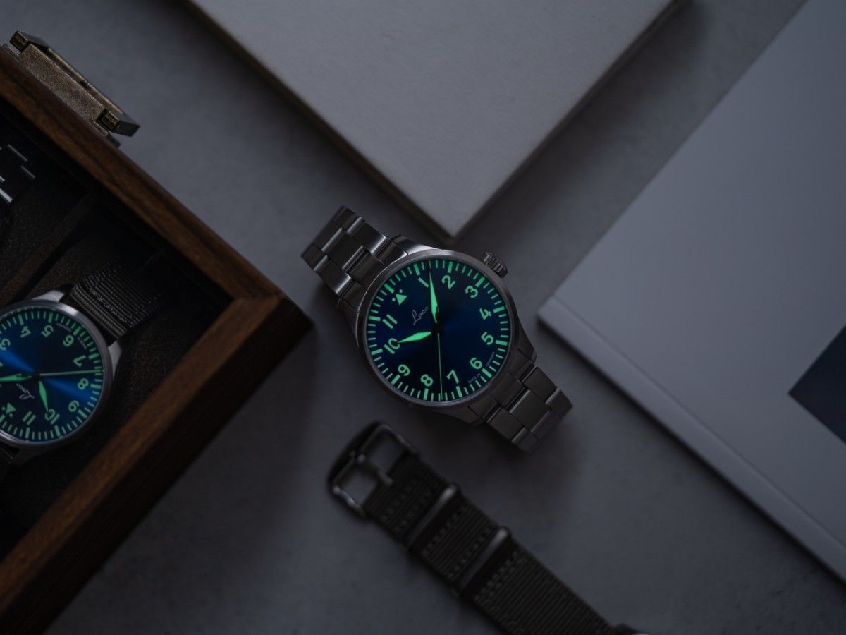 Laco Pilot Watches BASIC Augsburg Blaue Stunde 42 MB Automatic Stainless Steel Bracelet 862100.2.MB