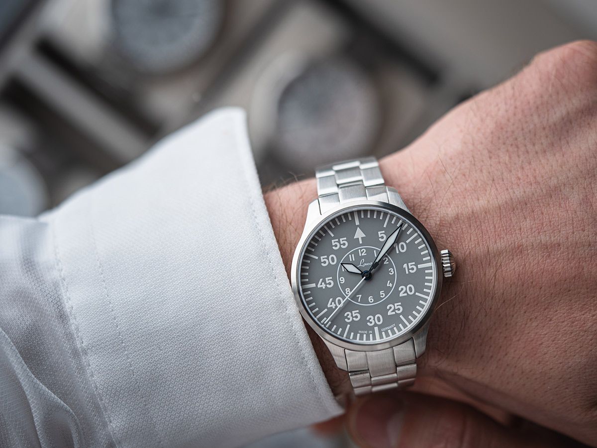 Laco Pilot Watches BASIC Aachen Grau 39 MB Automatic Stainless Steel Bracelet 862162.MB