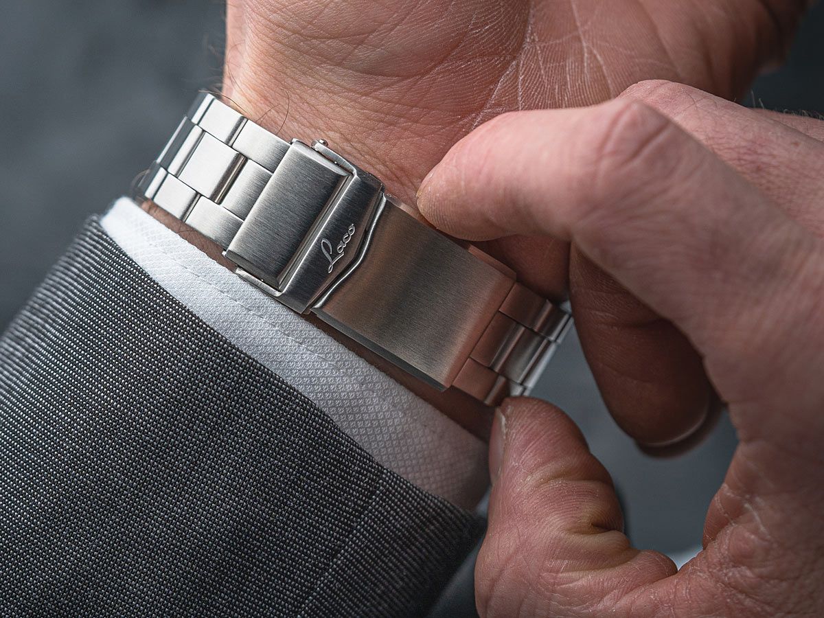 Laco Pilot Watches BASIC Aachen Grau 39 MB Automatic Stainless Steel Bracelet 862162.MB