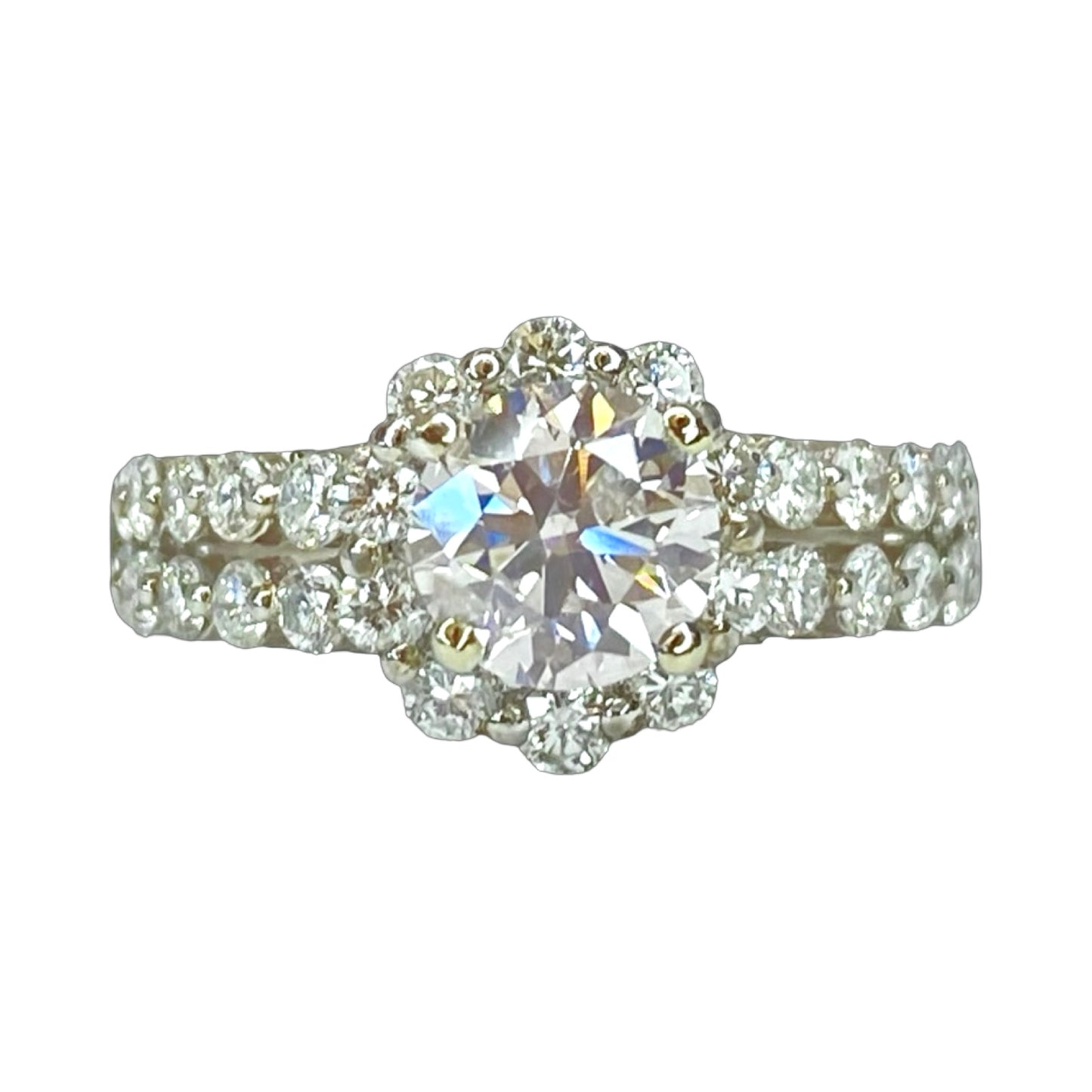18K White Gold 1.23 Carats Round Diamond Halo Ring