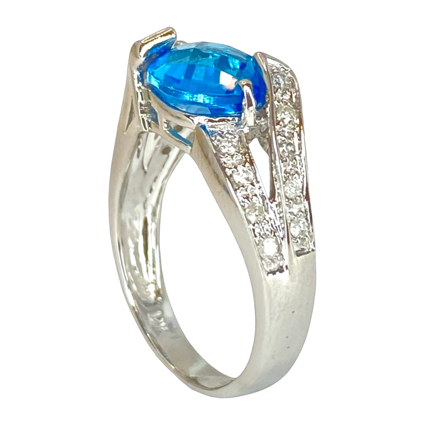14K White Gold 2.00 Carats Oval Blue Topaz with Diamonds