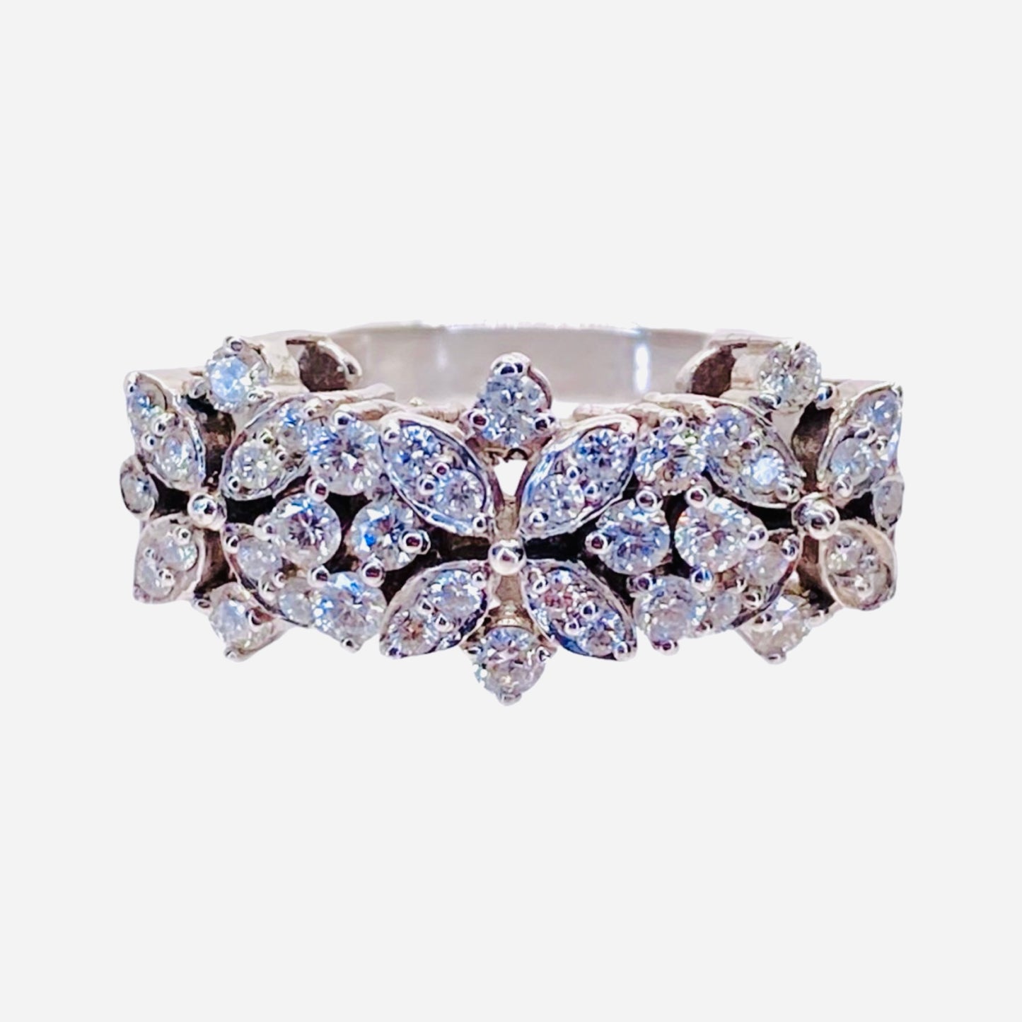 18K White Gold Cocktail Ring
