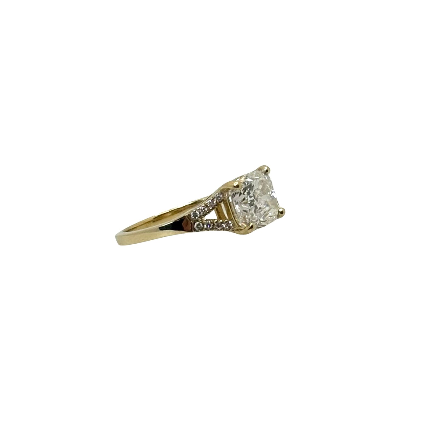 14K Yellow Gold Cushion Diamond Ring 2.20 Carats F, VS2