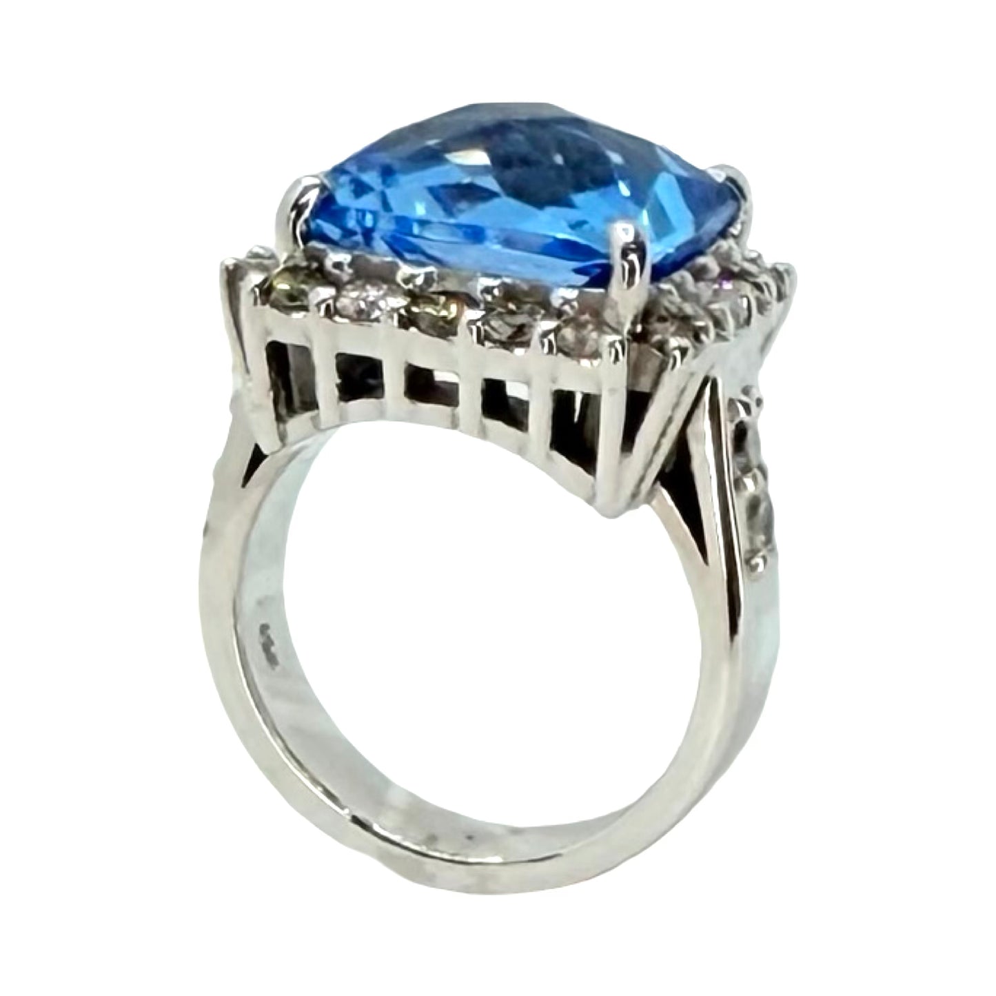 14K White Gold 12.00 Carat Blue Topaz Cocktail Ring 1.20 Carats Diamonds