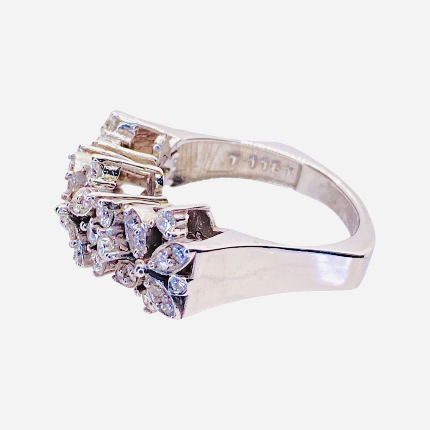 18K White Gold Cocktail Ring