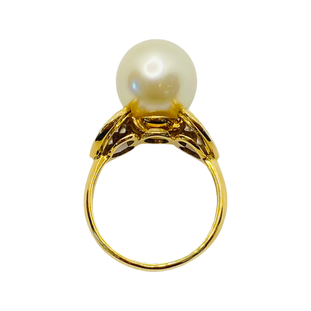 18K Yellow Gold Pearl Ring with Diamonds