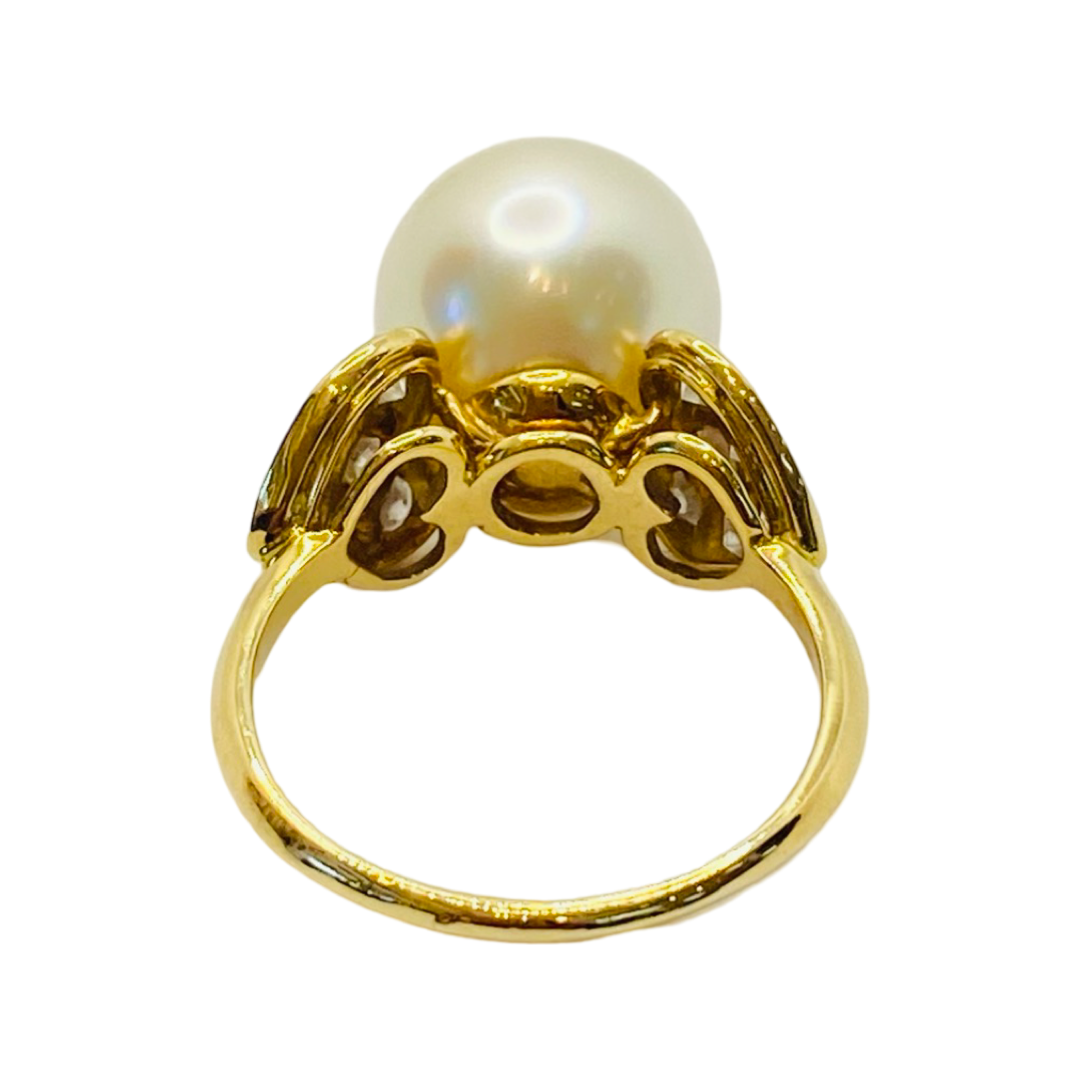 18K Yellow Gold Pearl Ring with Diamonds