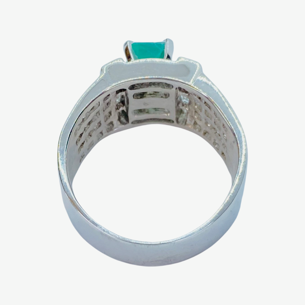 Estate Jewelry Womens 14K White Gold Emerald and Diamond Ring