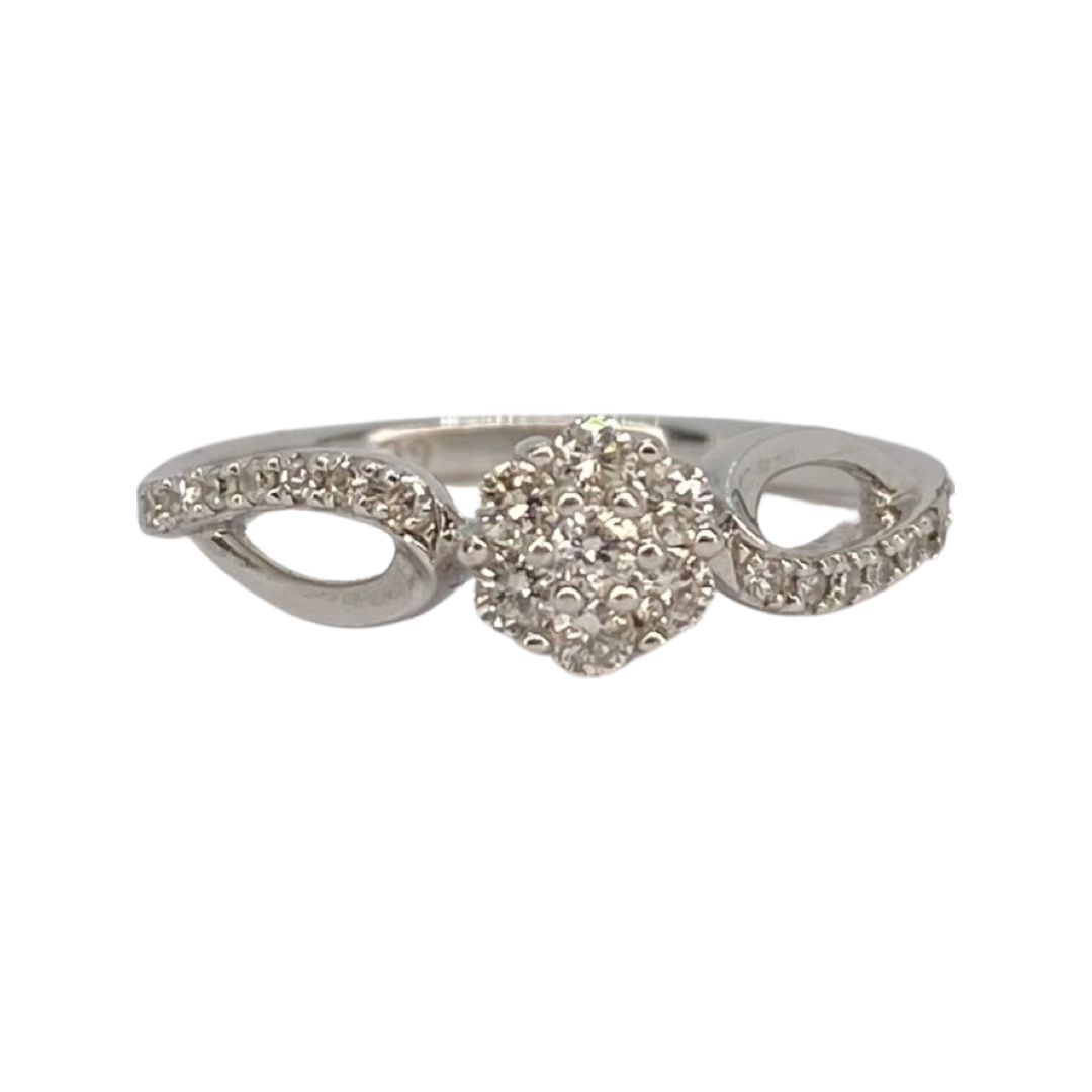 14K White Gold Womens Diamond Ring