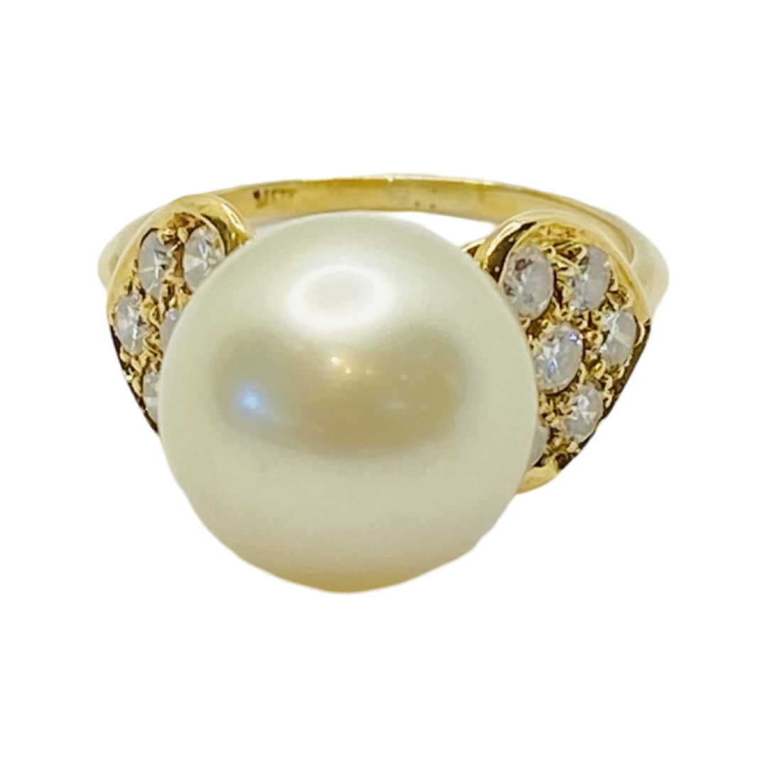 18K Yellow Gold Pearl Ring with Diamonds