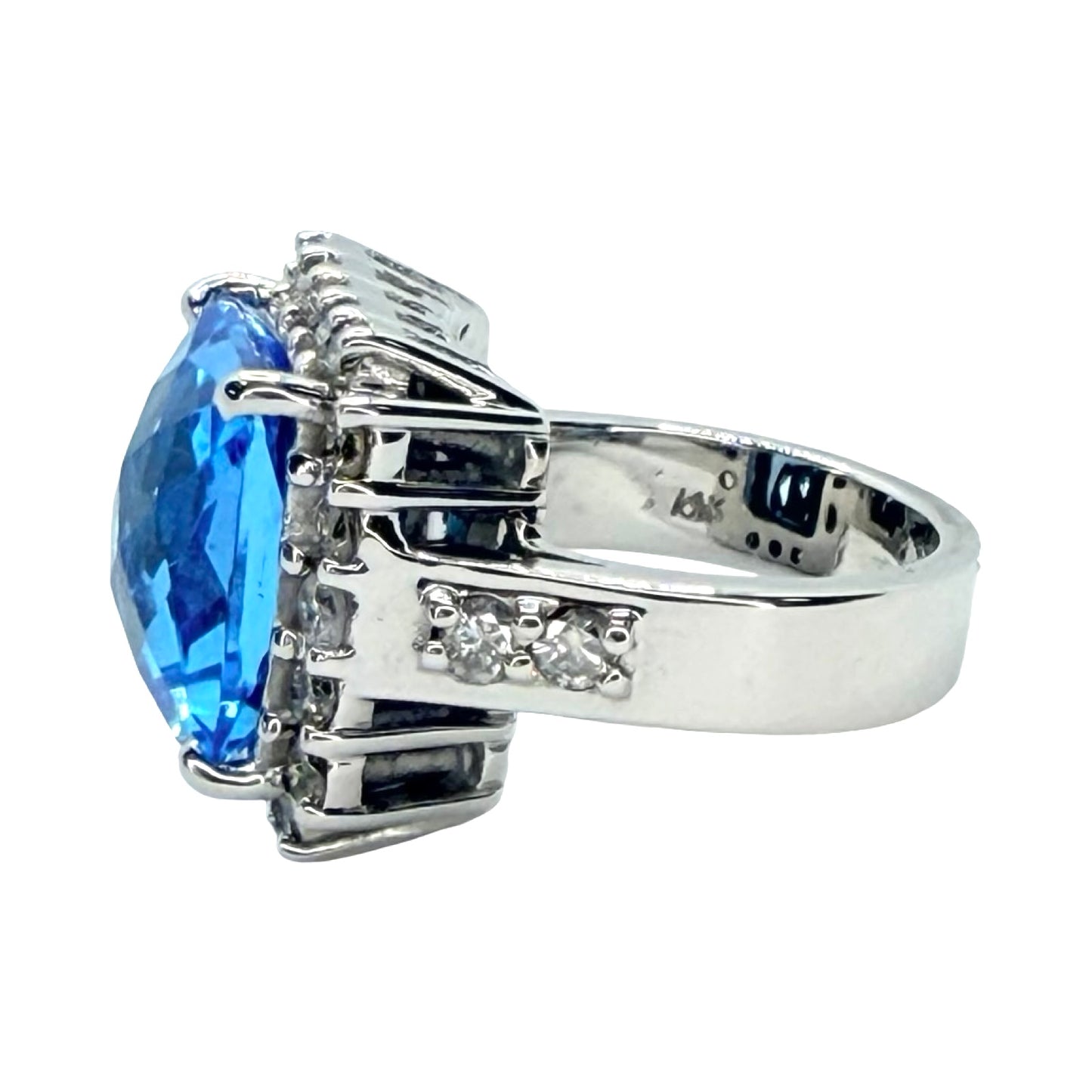 14K White Gold 12.00 Carat Blue Topaz Cocktail Ring 1.20 Carats Diamonds